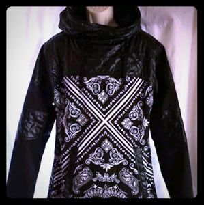 SQUARE ONE Black hoodie